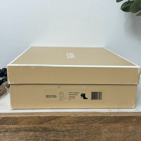 Michael Kors Cognac Leather Platform Heeled Ankle Boots Booties Women’s Size 7 M - Picture 10 of 10